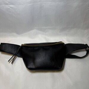Universal Thread Black Faux Leather Fanny Pack Belt Bag Gold Zipper Adj Strap